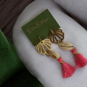 ❤️NWT Lilly Pulitzer Statement Sea Dreamer Tropical Gold w/Pink Tassel  earrings